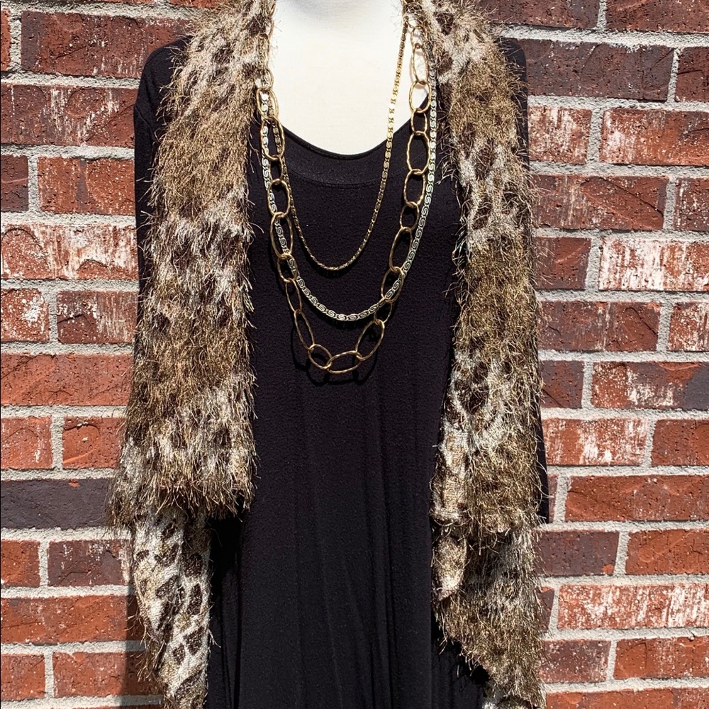 3-Way Leopard Vest - Picture 4 of 7